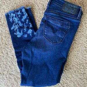 Women’s Levi Skinny 711 Jeans